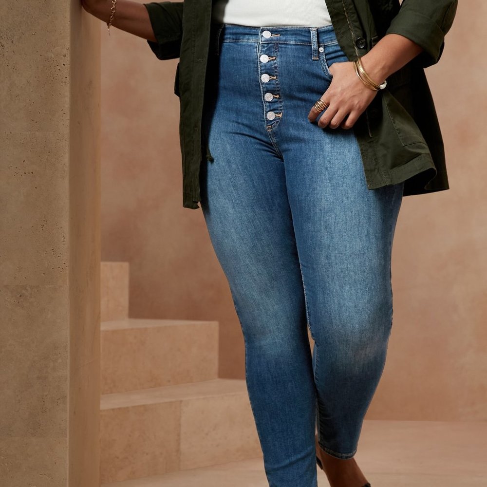 Tinseltown High Rise Mom Jeans